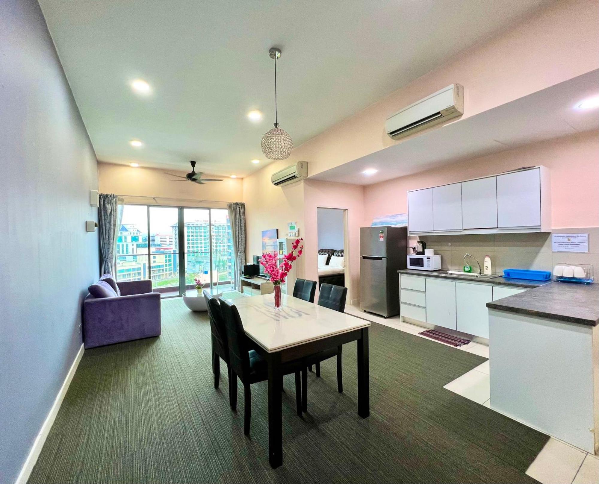 Capital O 90987 The Loft Residences Homestay @ Imago Shopping Mall 2 Kampong Sembulan Εξωτερικό φωτογραφία